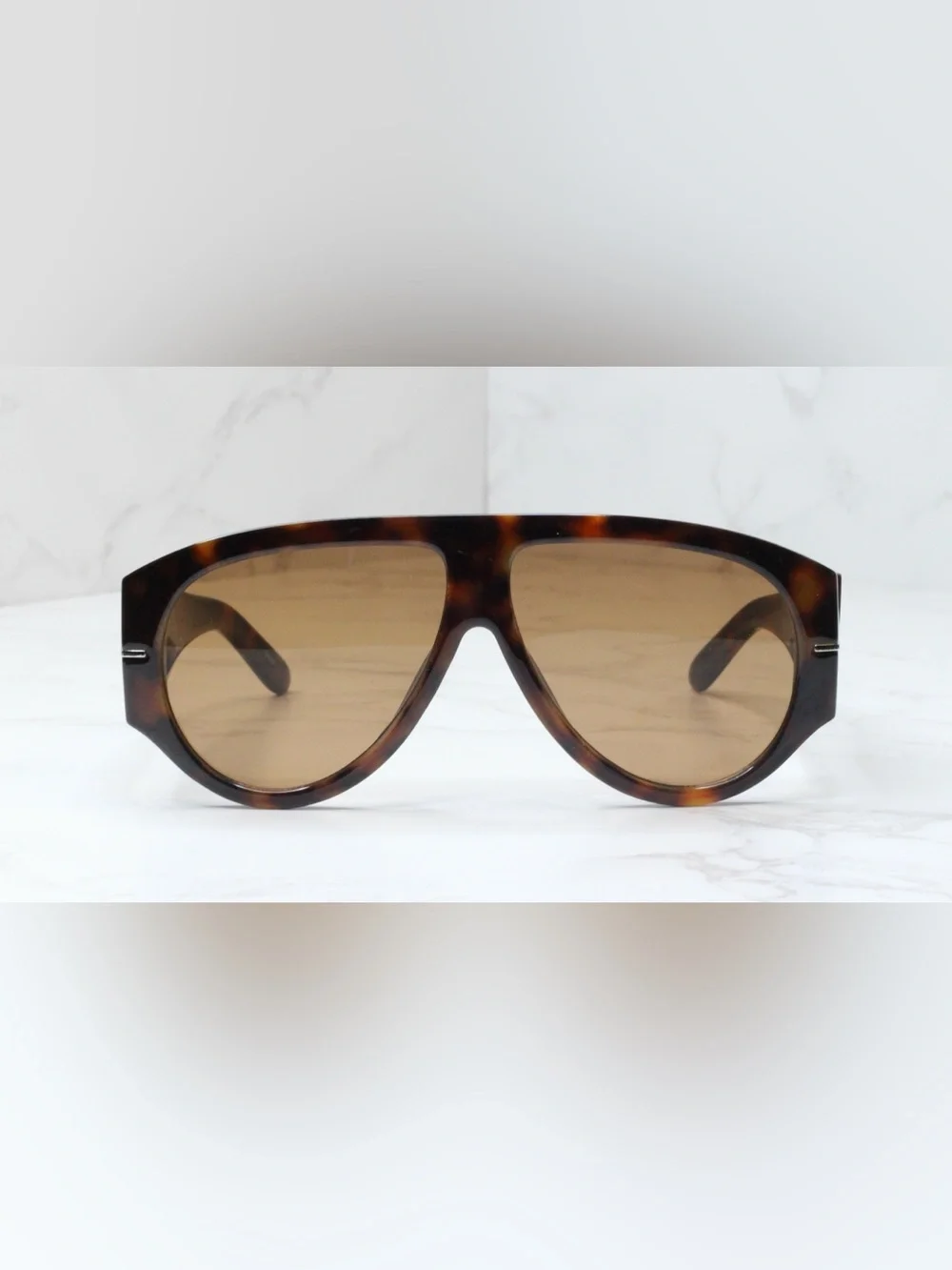 Classic Thick Aviator Sunglasses - Sleek Shades